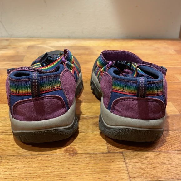 Like New girls KEENs - Picture 4 of 7